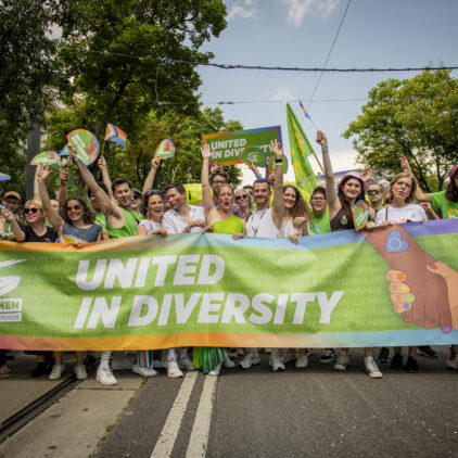 Banner der Grünen Andersrum mit dem Motto "United in Diversity"